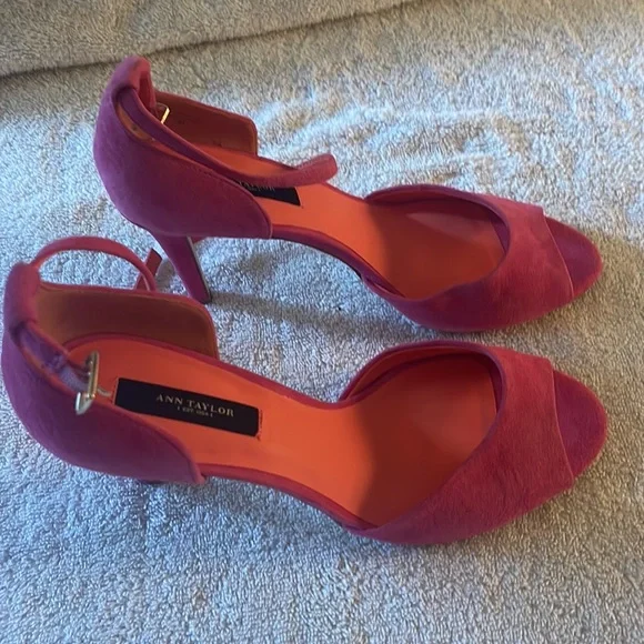 Shoes - Picture 3 of 4